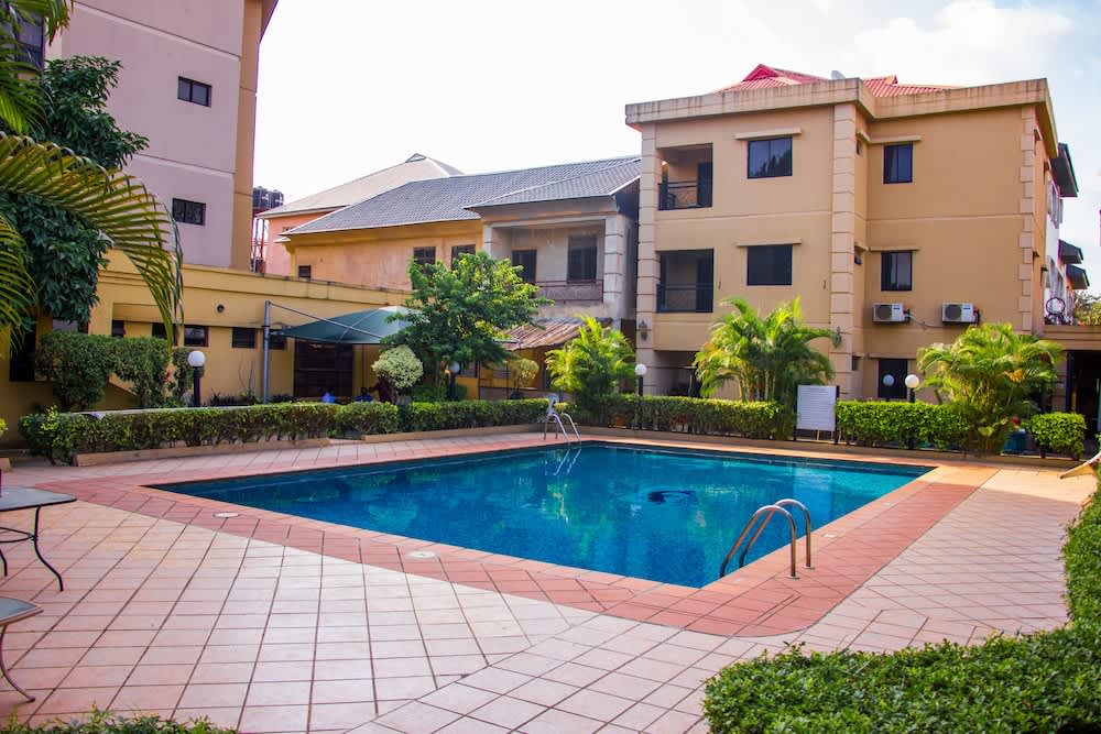 Dees Hotels, Apartments and Suites 1
