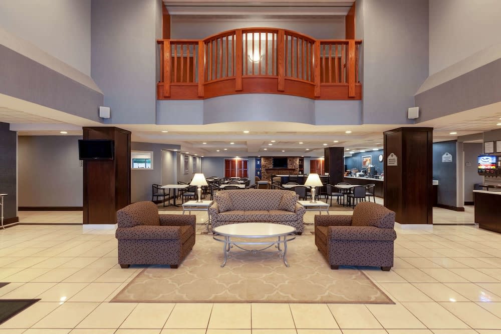 Wingate by Wyndham Erie 2