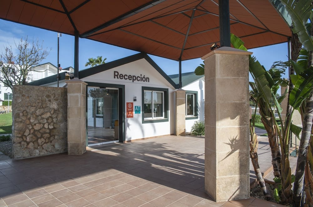 Pierre & Vacances Menorca Cala Blanes 4