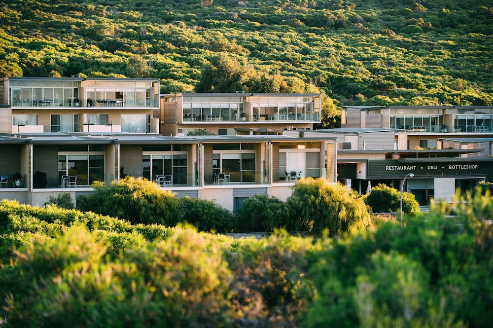 Smiths Beach Resort 3