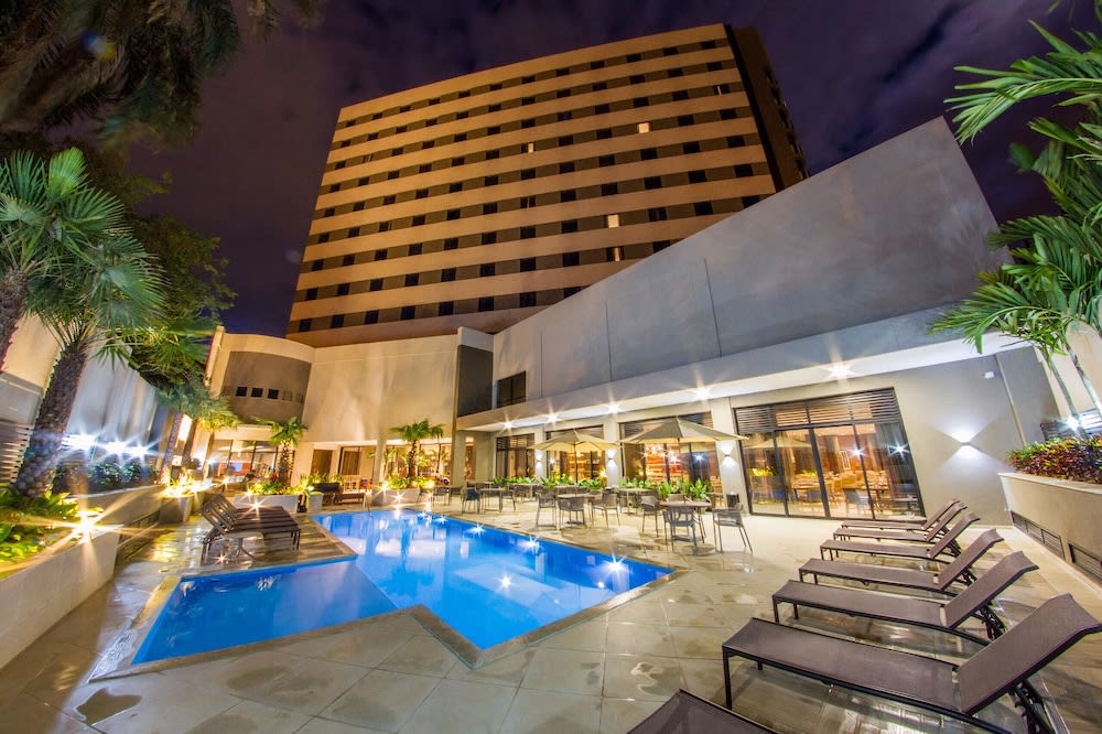 JL Hotel by Bourbon 1