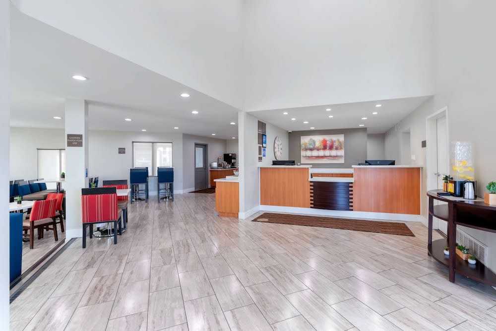 Comfort Inn Antioch - Century Plaza 5