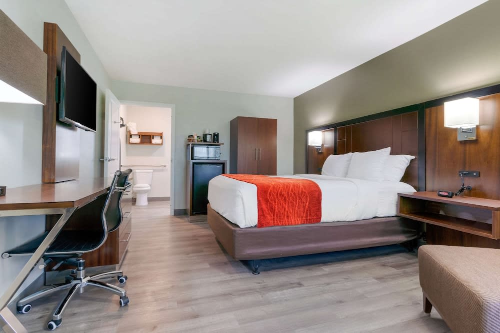 Comfort Inn Antioch - Century Plaza 1