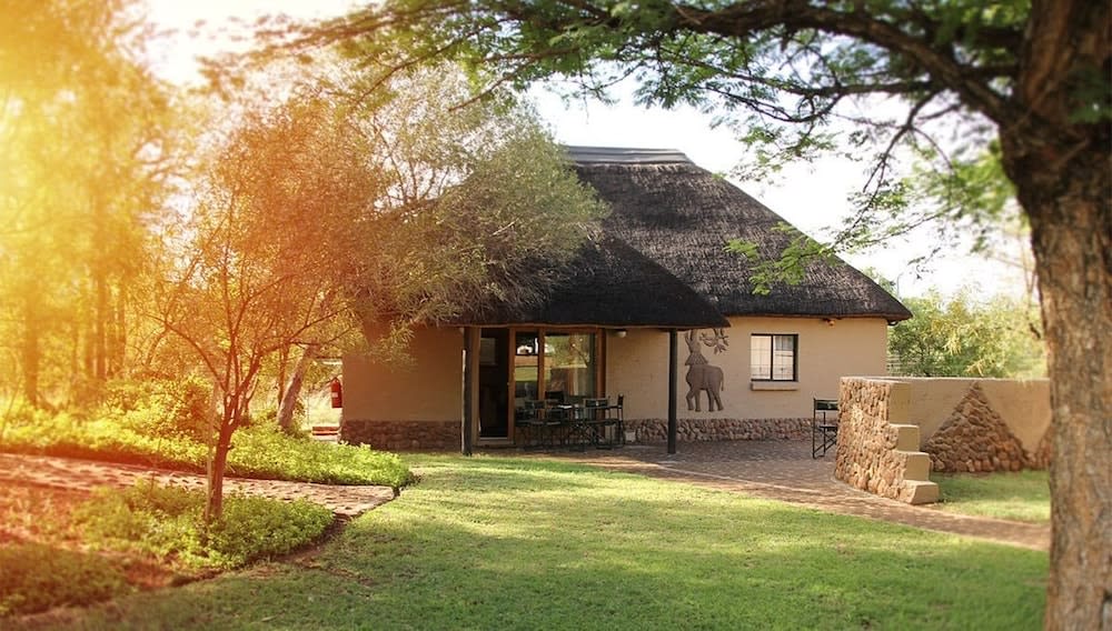 Ukutula Lion Lodge 1