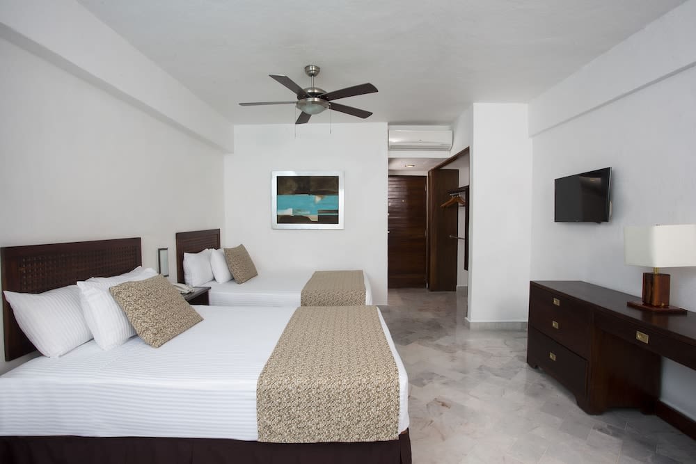 Vamar Vallarta All Inclusive Marina & Beach Resort 4