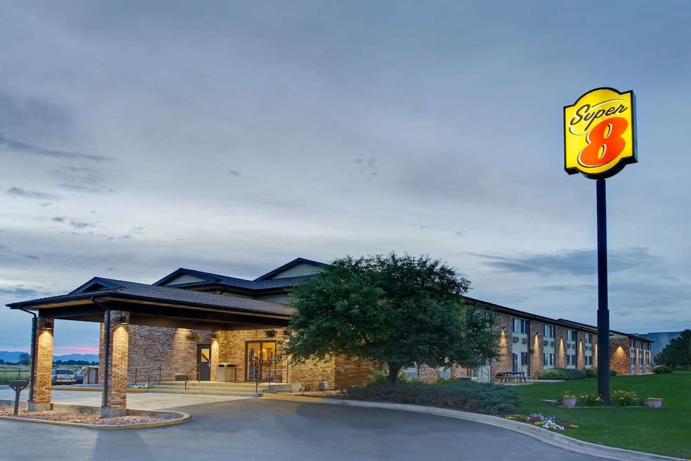 Super 8 by Wyndham Fort Collins 1