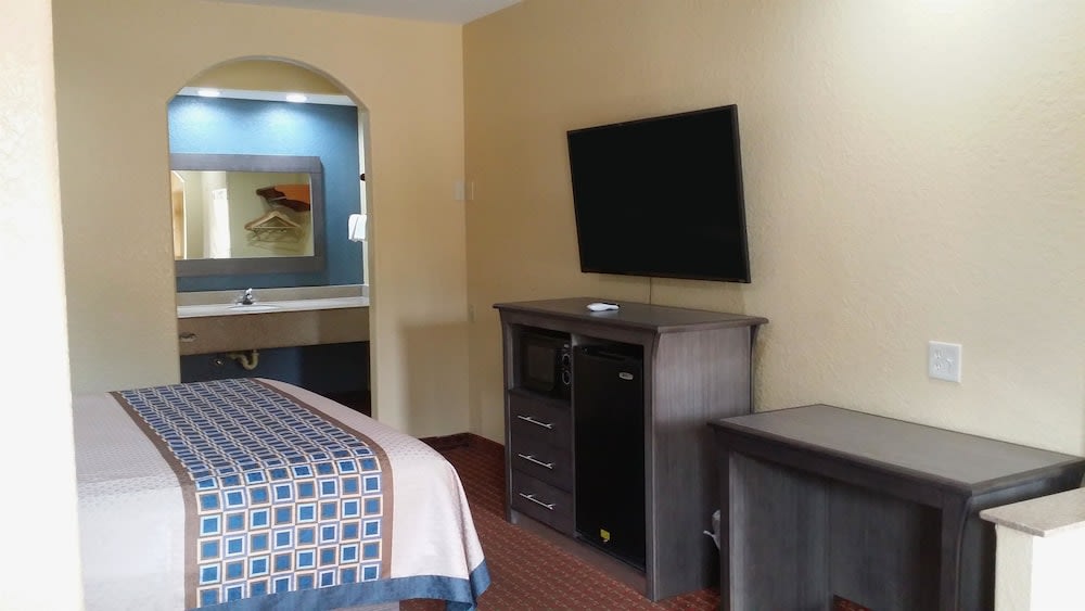 Americas Best Value Inn & Suites Northeast Houston 5