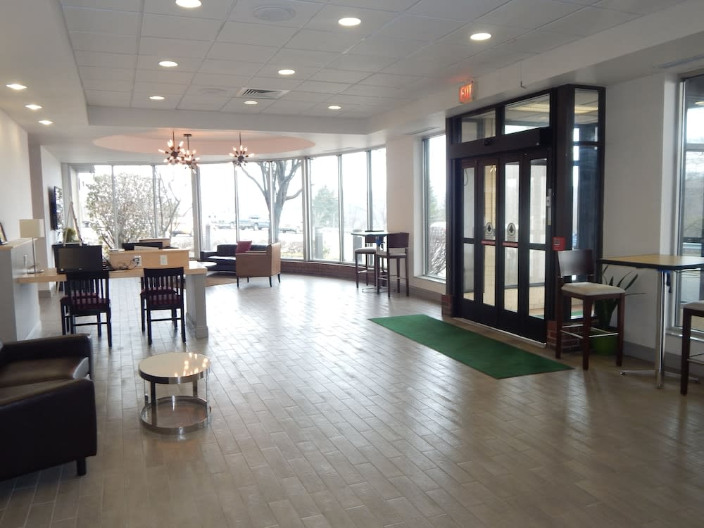 Ramada by Wyndham Beaver Falls 2