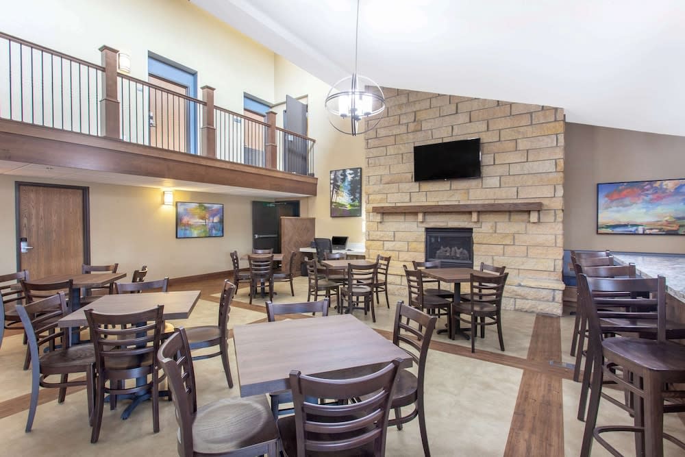 AmericInn by Wyndham Mankato Event Center near MSU 2