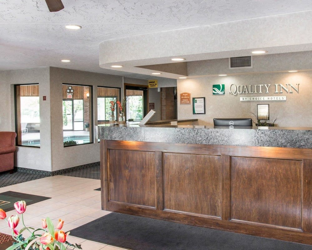 Quality Inn Hudsonville South 2