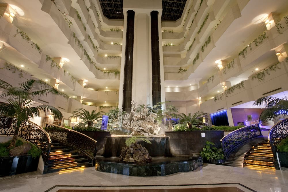 HS HOTSSON Hotel Leon 2