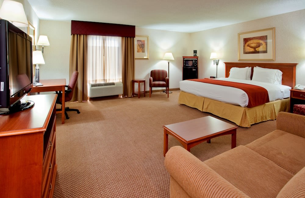 Seasons Inn & Suites Highland 1