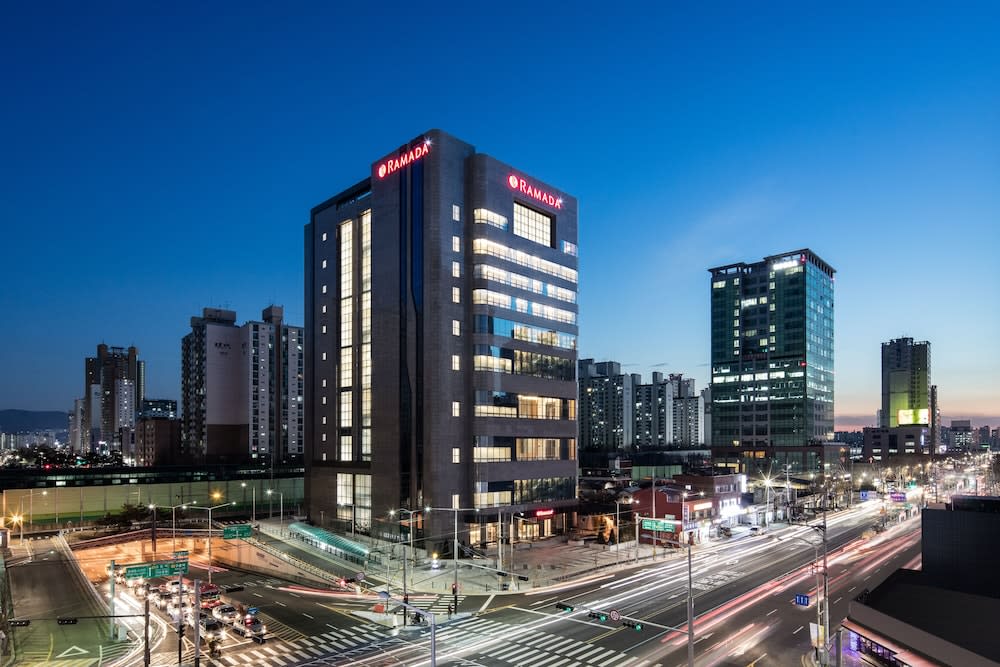 Ramada by Wyndham Seoul Sindorim 1