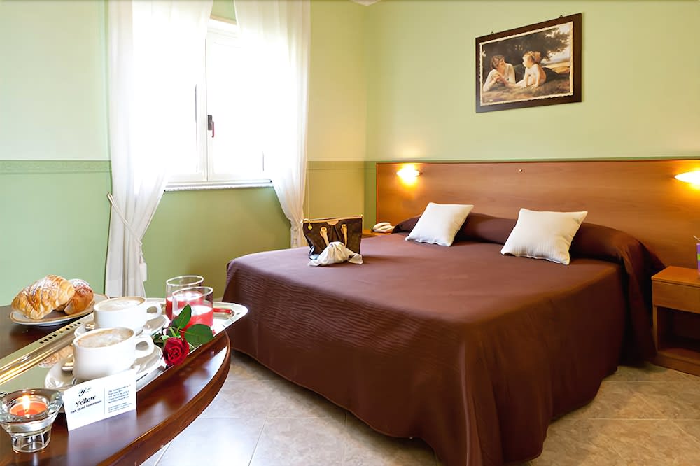 Yellow Park Hotel 2