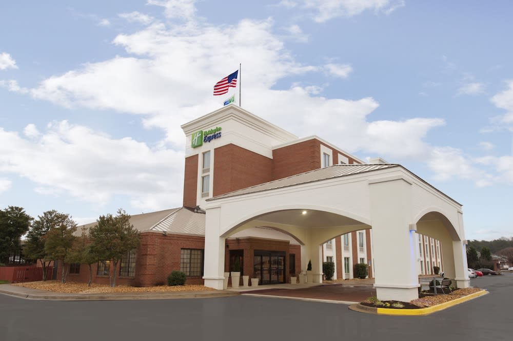 Holiday Inn Express FREDERICKSBURG SOUTHPOINT by IHG 1