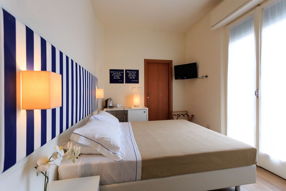 Mini Hotel 1