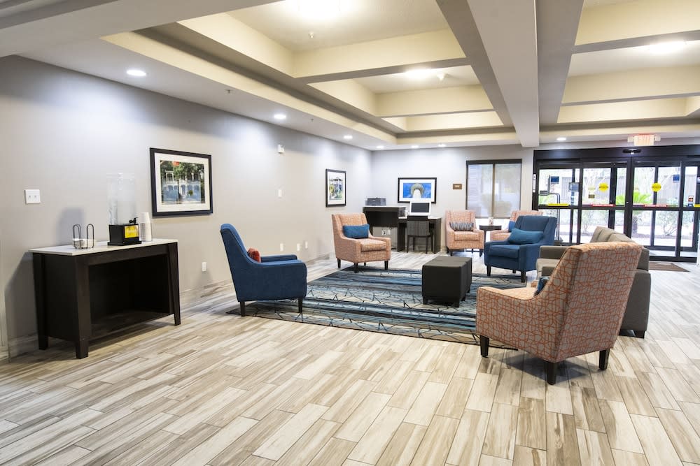 Comfort Inn & Suites Near Medical Center 4