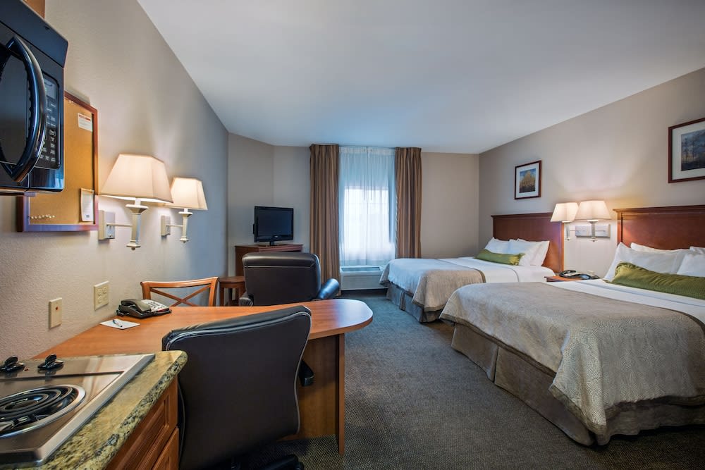 Candlewood Suites Perrysburg by IHG 4
