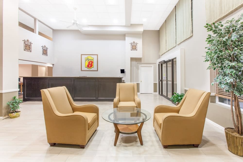 Super 8 by Wyndham Oklahoma City 2