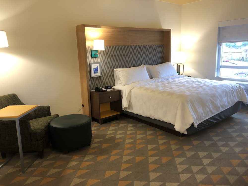 Holiday Inn & Suites Memphis Southeast-Germantown by IHG 3