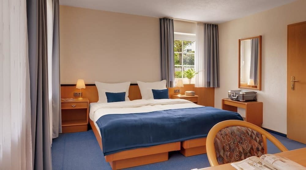 Motorsport Hotel 2