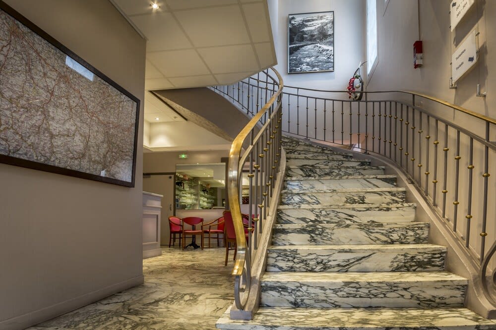 Au Primerose Hotel 2