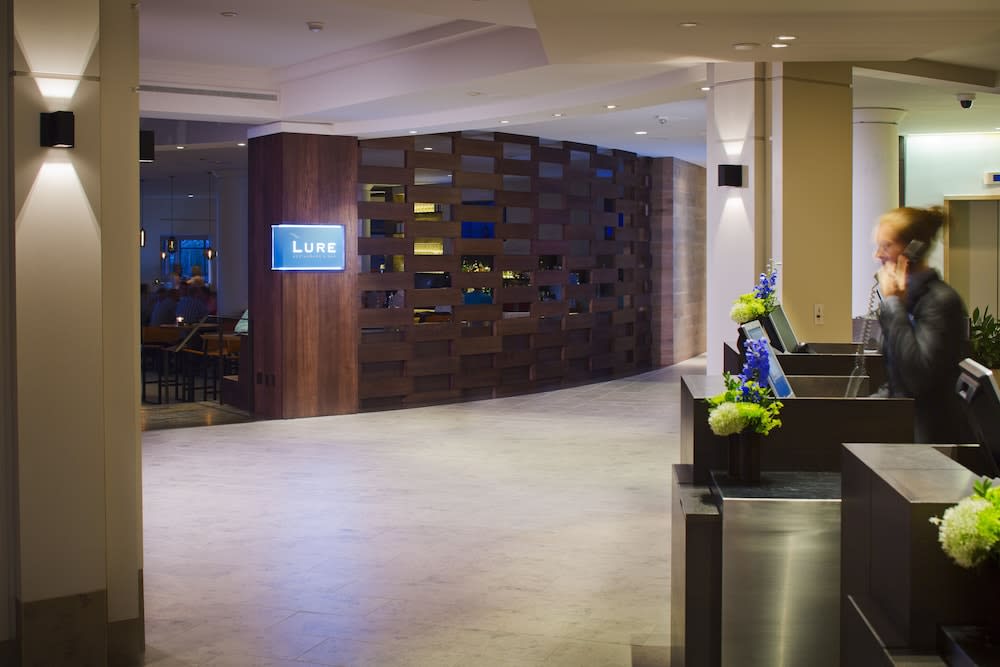 Delta Hotels by Marriott Victoria Ocean Pointe Resort 2