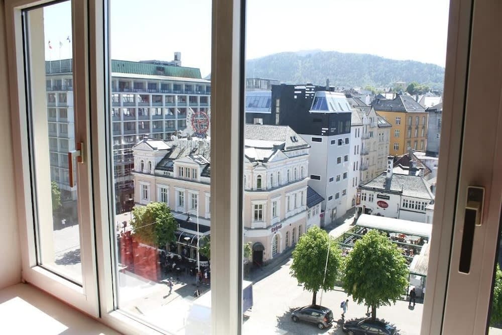 Ole Bull, Best Western Signature Collection 4