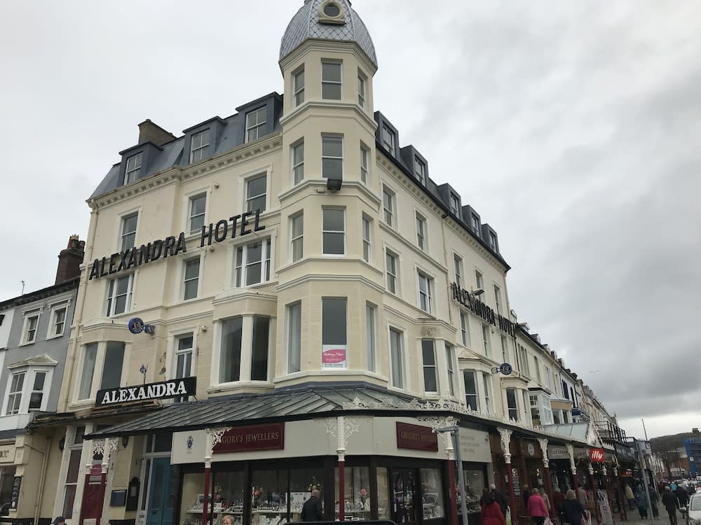 The New Alexandra Hotel 1