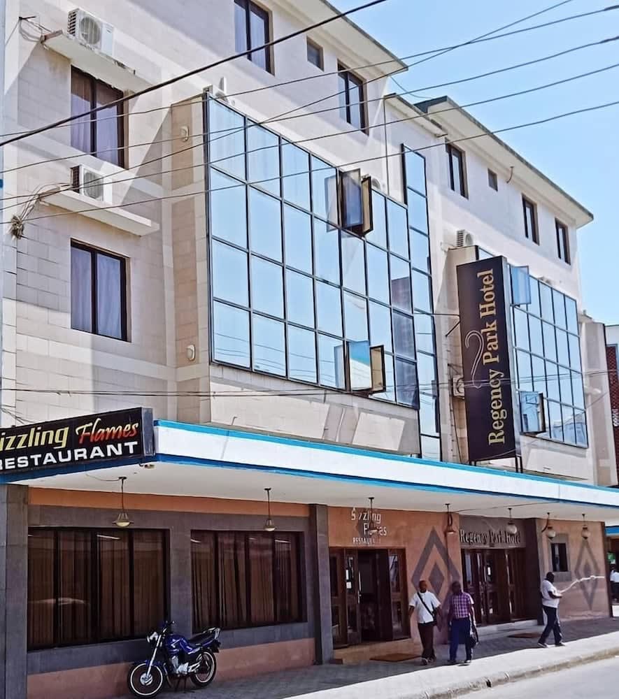 Regency Park Hotel 1