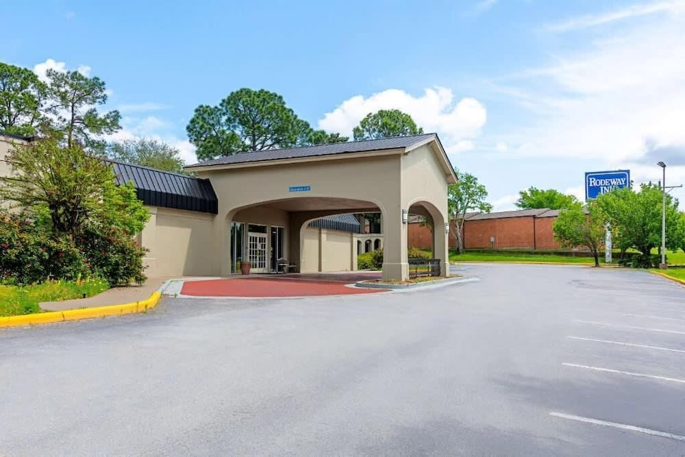 Rodeway Inn Huntsville West 1