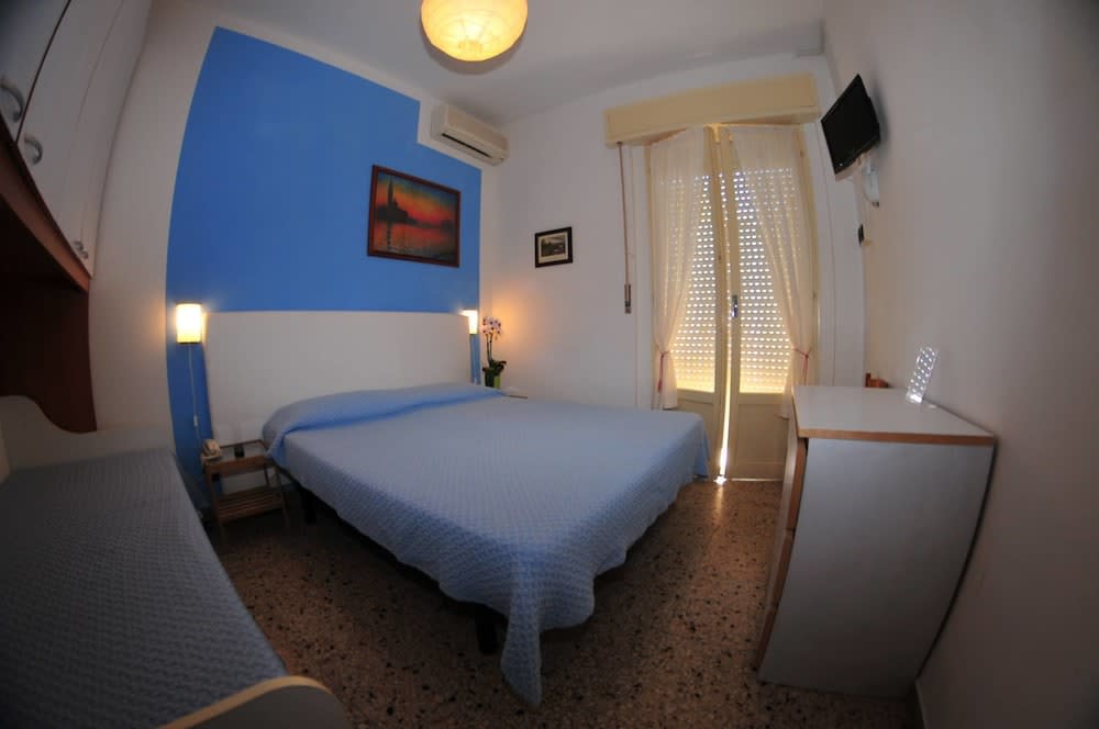 Hotel Antonella 4