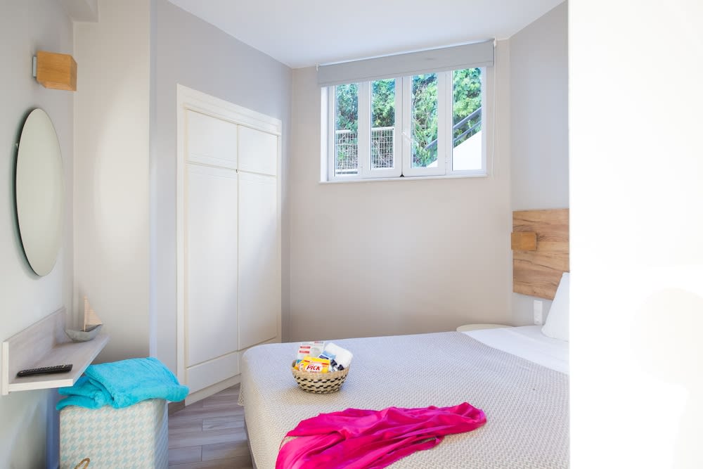 Yasmine Apartments and Rooms 2
