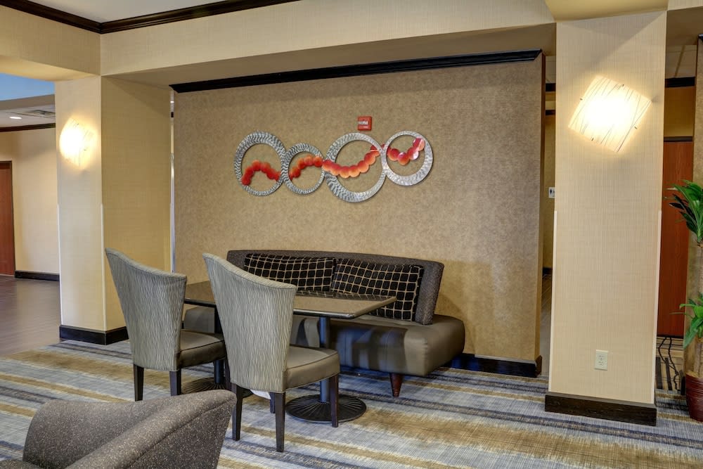 Holiday Inn Express Hotel & Suites Texarkana East by IHG 2