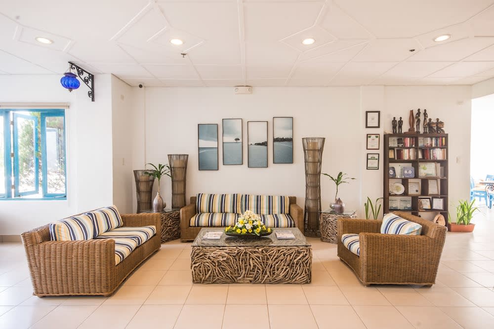 Microtel by Wyndham Puerto Princesa 2