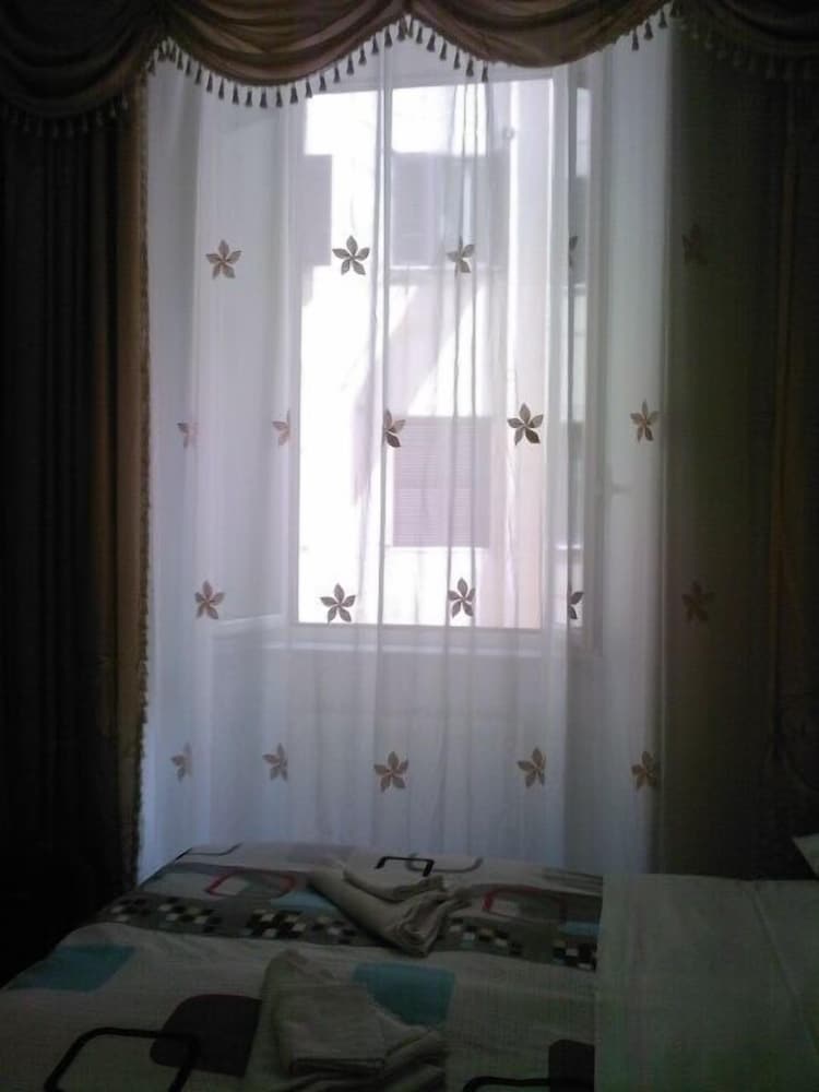 Roma Prince Inn accommodation 2