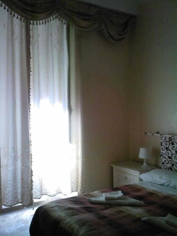 Roma Prince Inn accommodation 4