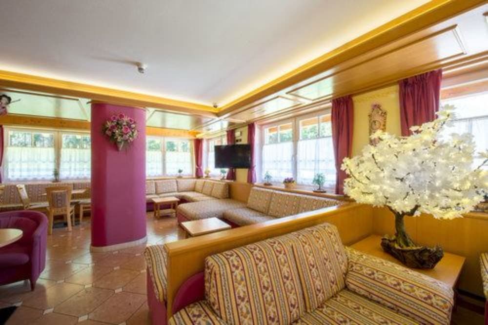 Hotel Villa Rosella Park & Wellness 2