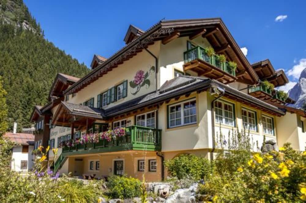 Hotel Villa Rosella Park & Wellness 1