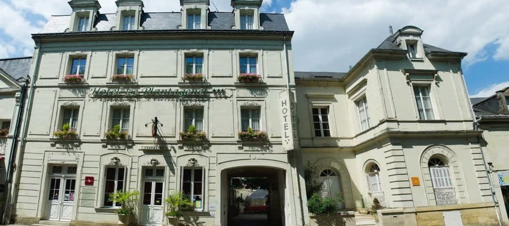 Logis Hôtel Le Plantagenêt 1