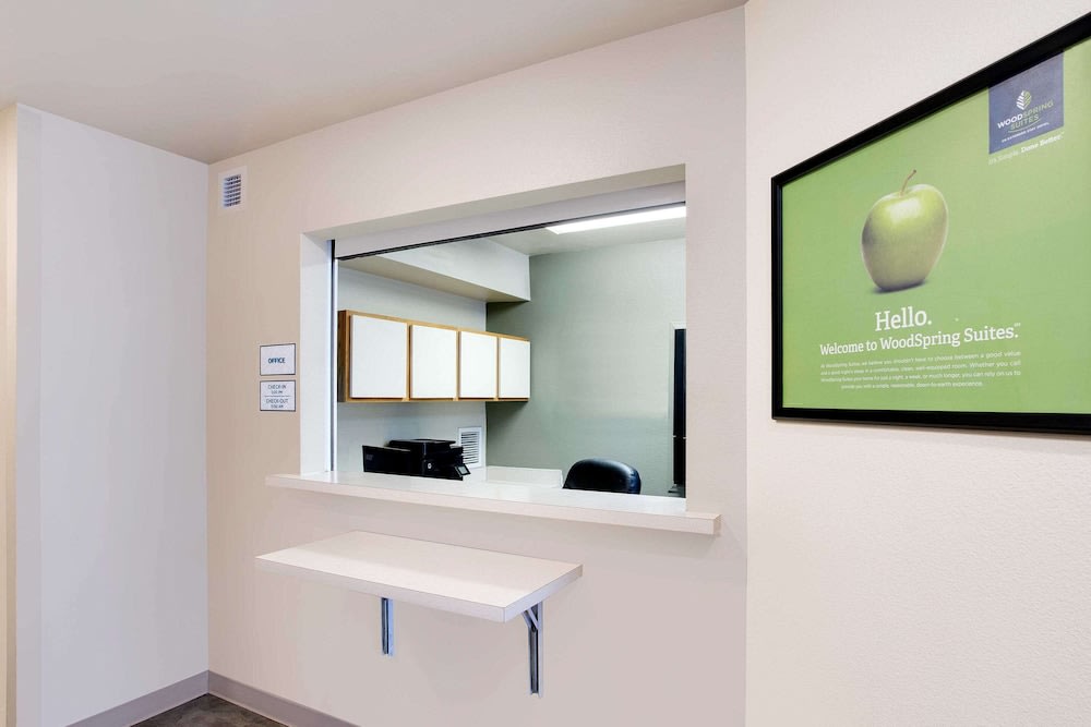 WoodSpring Suites Cincinnati Fairfield 5