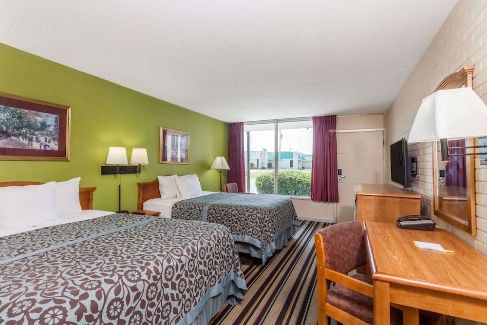 Days Inn by Wyndham Jackson 5