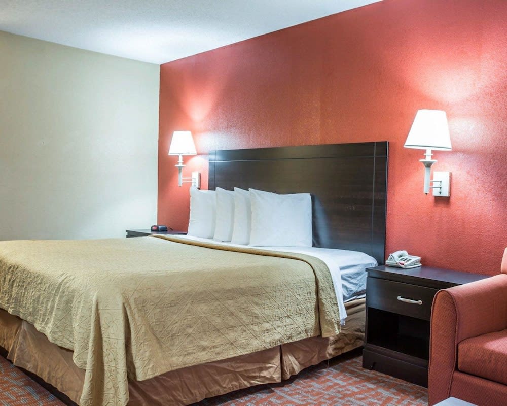 Quality Inn & Suites 4