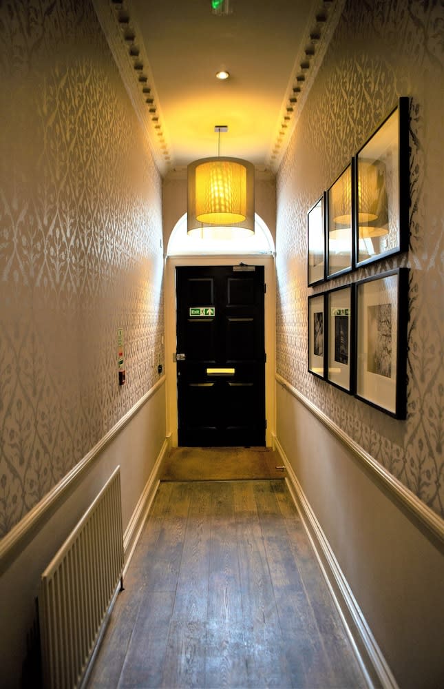 The Sumner Hotel 2