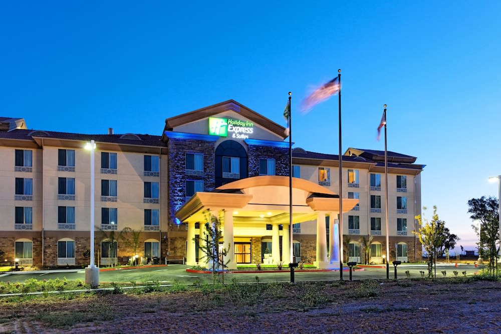 Holiday Inn Express & Suites FRESNO NORTHWEST-HERNDON by IHG 1
