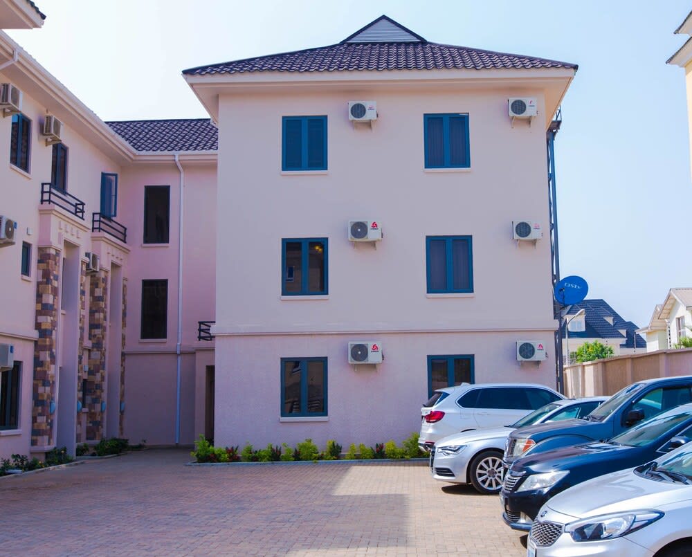 Tenny's Place Apartments 1