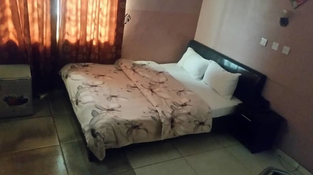 Tripoint Richmond Hotel 2