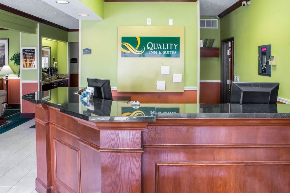 Quality Inn & Suites 4