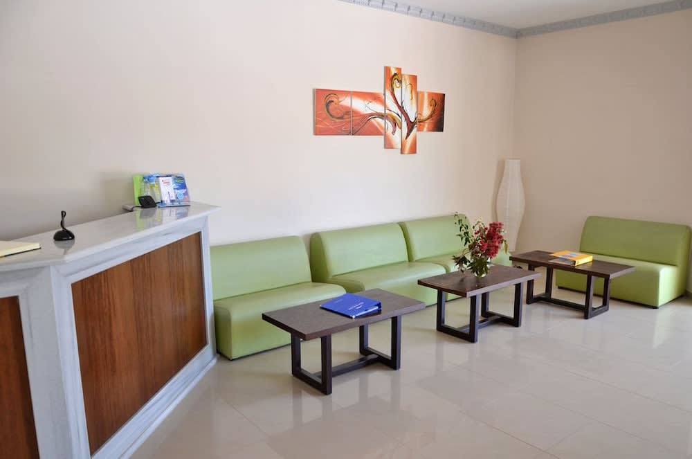 Sunny Garden Apartment 2