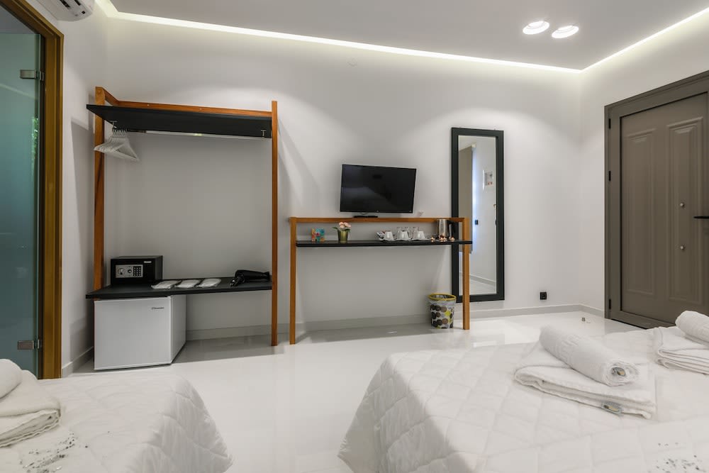 Sunny Garden Apartment 3